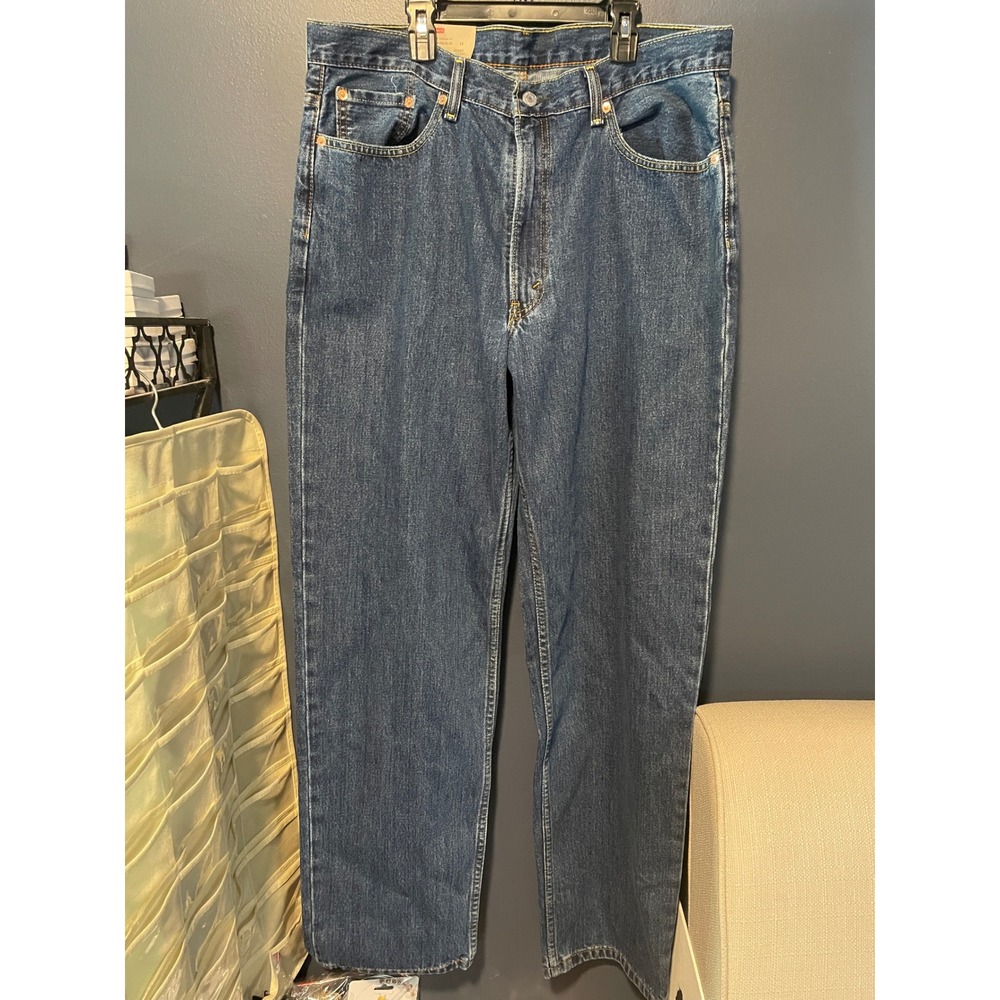 Levis 550 Relaxed Fit Mens Jeans 38 Medium Wash Blue Denim Tapered Leg NEW
